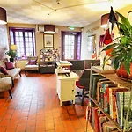 Le Hotel
