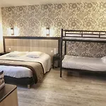 Le Hotel