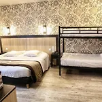 Le Hotel